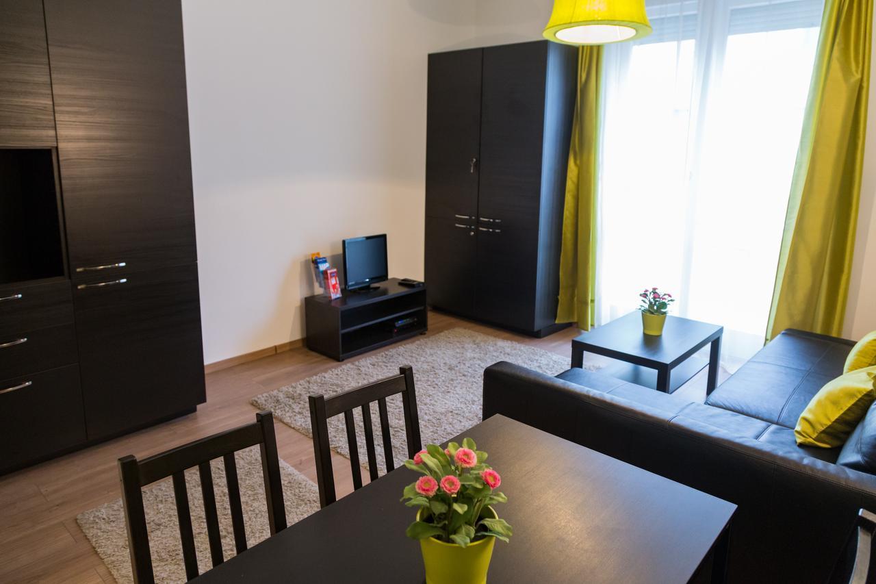 Balaton Delux Apartment Будапеща Екстериор снимка